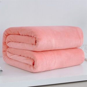 Cobertor liso rosa claro em lã aconchegante e quente