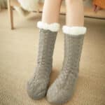 Plaid Chausson Chaussette pour Femme en Teinte Taupe