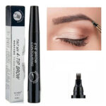 Stylo à sourcils liquide avec un applicateur à pointe fourchue pour créer des traits de sourcils microbillés.